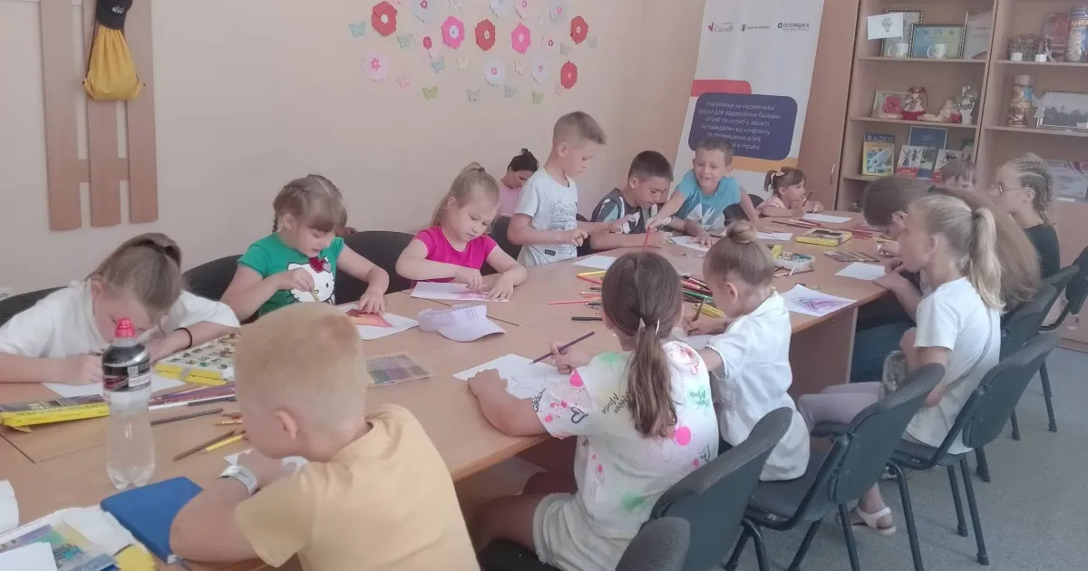 Фото Молодіжного хабу "Розвиток" БФ «Посмішка UA» у партнерстві з міжнародною організацією Save the Children за фінансової підтримки Уряду Канади протягом місяця будуть проводити у Валківській громаді щотижневі психологічні заходи з психосоціальної підтримки дітей віком 5-10 років . Приєднуйтесь до занять у Молодіжному хабі «Розвиток»!