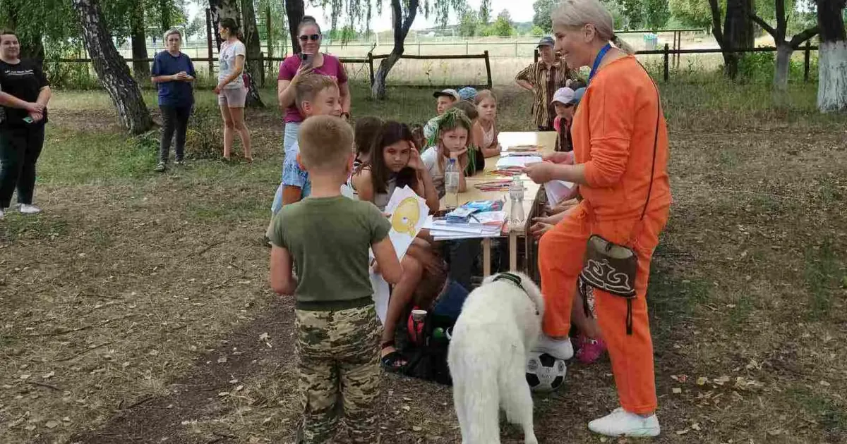 Фото відділу кульури, молоі та спорту Валківської міськради Дітлахами Валківської громади опікується Благодійний фонд «Право на захист». Інформацію про цю взаємодію оприлюднив Відділ культури, молоді, спорту Валківської міської ради.