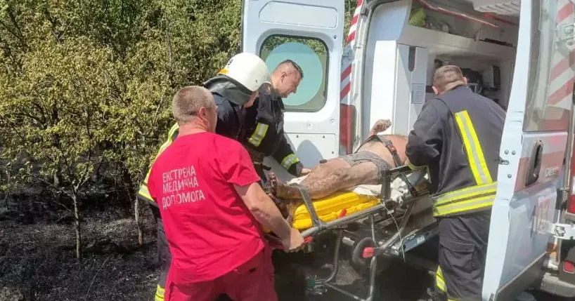 Фото - ДСНС У Валках постраждав чоловік, який першим кинувся гасити пожежу на порталі Gromada Group