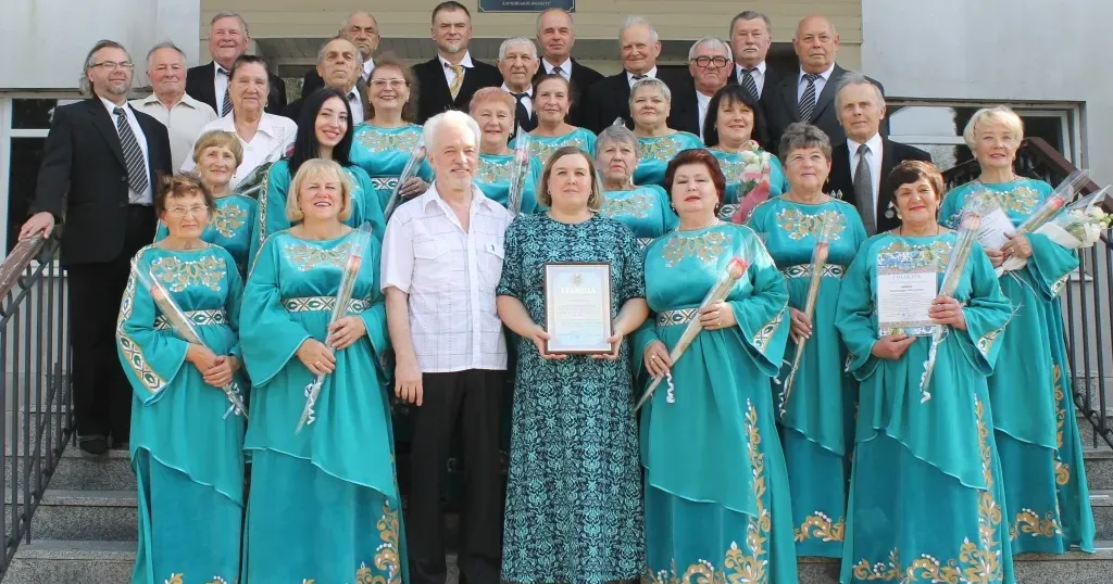 Фото Валківської міської ради З нагоди 30-річного ювілею з дня створення аматорського народного жіночого хорового колективу Валківського НД «Іскра» відбувся концерт «Сад пісень».