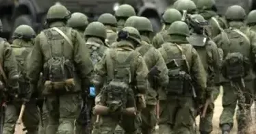 Сепаратисти з так званої "ЛНР" тікають від захисників України. Новина про те, що сепаратистів з так званої "ЛНР" у Липцях і Стрілечій кинуло російське командування і загороджувальні загони не дозволяють їм навіть відступити на територію РФ, поширилася в українських ЗМІ кілька днів тому. Реакція громадян України й українських журналістів на це була передбачуваною і зрозумілою. Набагато цікавіше почитати, що ж писали про це російські пропагандони.