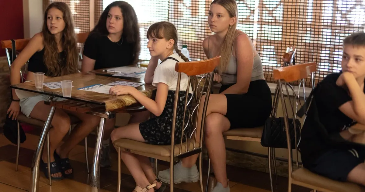 Фото волонтерів Хелп Поінт Покров Антифейкова гра "Нота єнота" з розпізнавання неправди завершилася з великим успіхом! Про це у фейсбуці написали модератори Хелп Поінт Покров.
